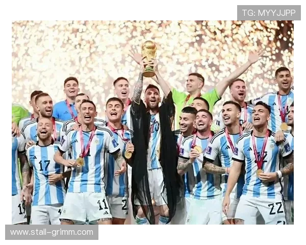 梅西在卡塔尔世界杯的感人照片集与足球迷共鸣瞬间